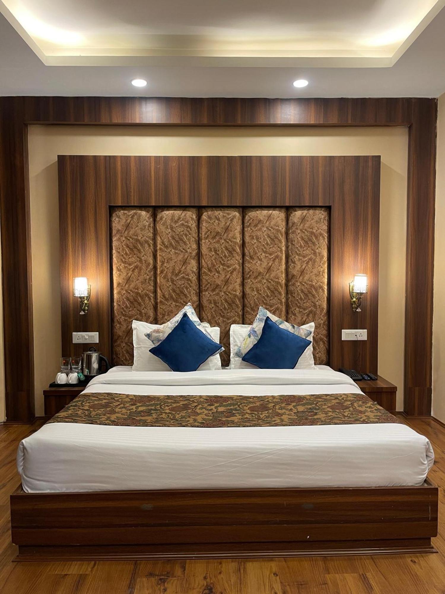 Hotel Zoon Dabb Srinagar Airport Kashmir Exterior photo