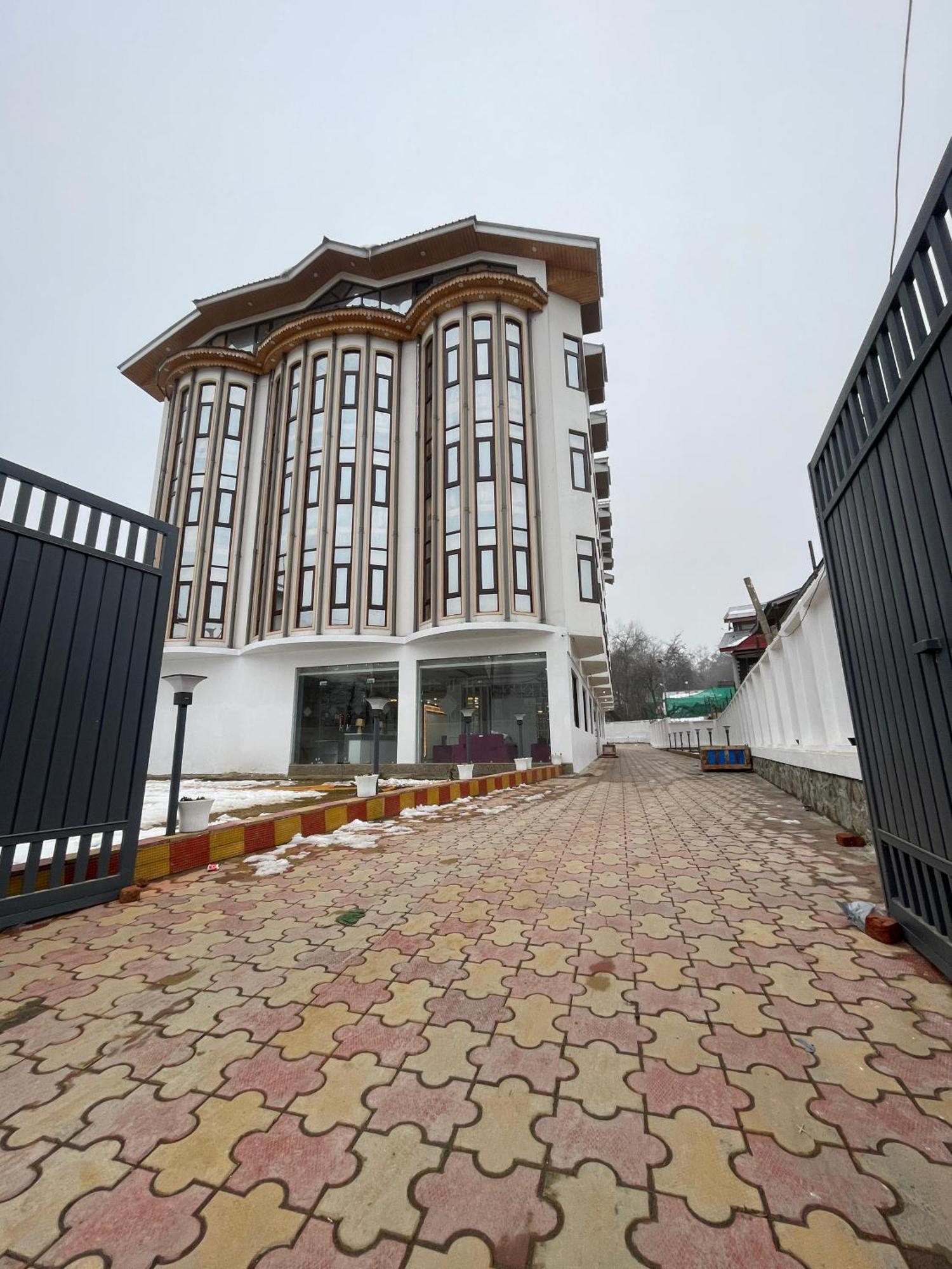 Hotel Zoon Dabb Srinagar Airport Kashmir Exterior photo